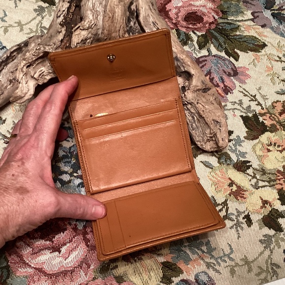 MCM Visetos Trifold Wallet in Cognac, Red & Black - Picture 4 of 11